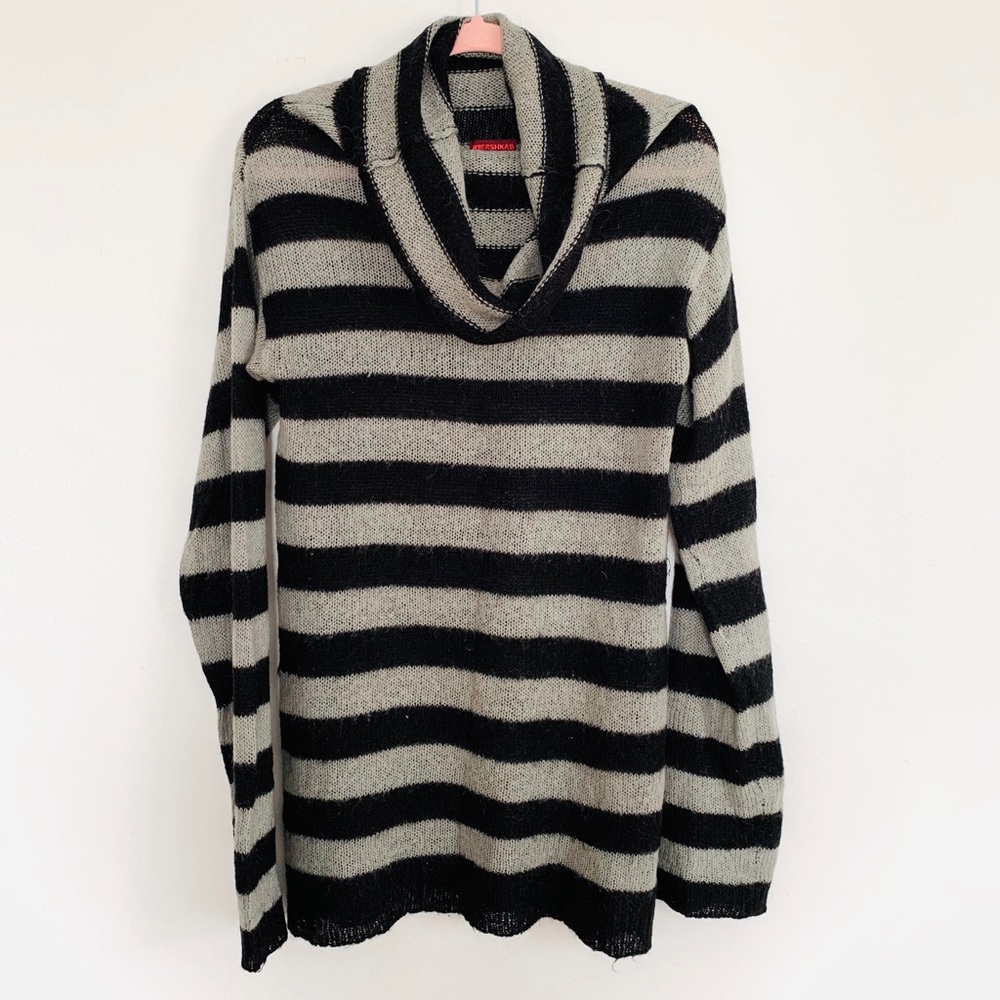 BERSHKA 🖤SWEATER M